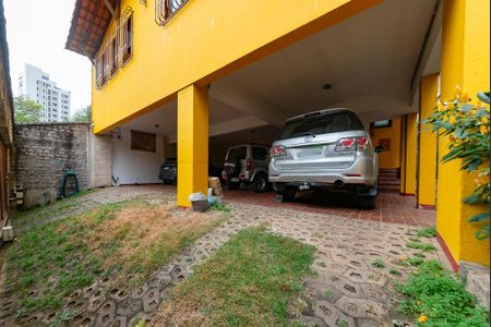 Casa à venda com 360m², 3 quartos e 6 vagas Casa à venda com 360m², 3 quartos e 6 vagasGaragem