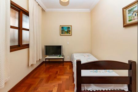 Casa à venda com 360m², 3 quartos e 6 vagas Casa à venda com 360m², 3 quartos e 6 vagasQuarto 3