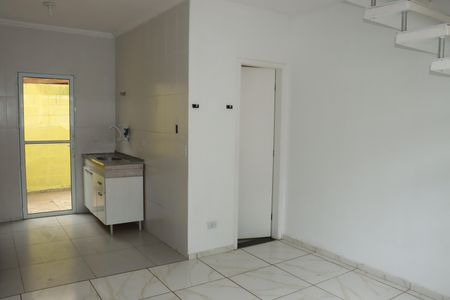 Sala de casa de condomínio para alugar com 2 quartos, 50m² em Jardim Ipes, Cotia