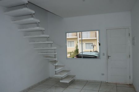 Sala de casa de condomínio para alugar com 2 quartos, 50m² em Jardim Ipes, Cotia