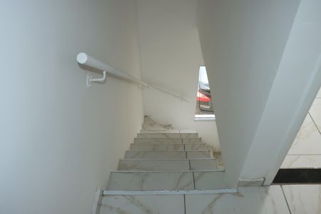 Escada de casa de condomínio para alugar com 2 quartos, 50m² em Jardim Ipes, Cotia