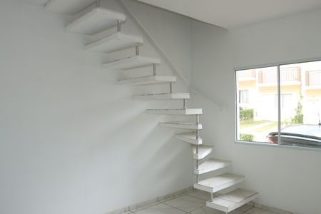 Sala de casa de condomínio para alugar com 2 quartos, 50m² em Jardim Ipes, Cotia