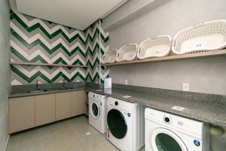 Apartamento à venda com 41m², 2 quartos e 1 vaga Apartamento à venda com 41m², 2 quartos e 1 vagaÁrea comum - Salão de Jogos