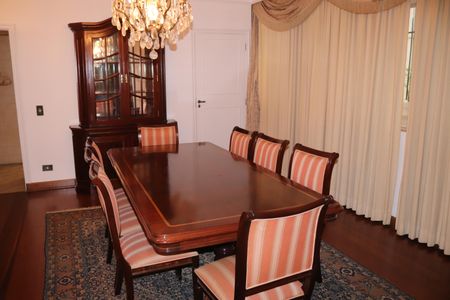 Apartamento para alugar com 348m², 2 quartos e 2 vagasSala