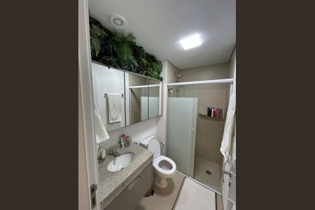 Banheiro de kitnet/studio para alugar com 1 quarto, 42m² em Campo Belo, São Paulo