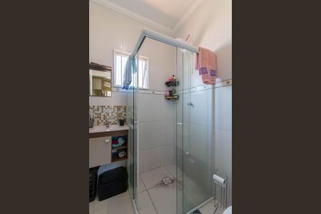 Casa à venda com 93m², 3 quartos e 4 vagas Casa à venda com 93m², 3 quartos e 4 vagasBanheiro da Suíte