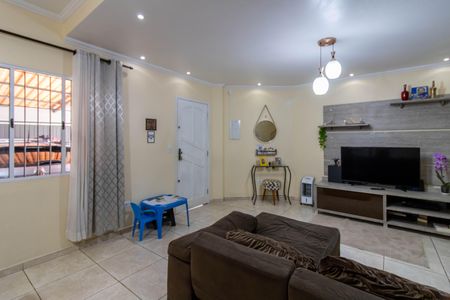 Casa à venda com 93m², 3 quartos e 4 vagas Casa à venda com 93m², 3 quartos e 4 vagasSala