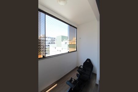 Sala de apartamento à venda com 3 quartos, 75m² em Castelo, Belo Horizonte