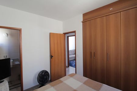 Apartamento à venda com 75m², 3 quartos e 2 vagasSuíte