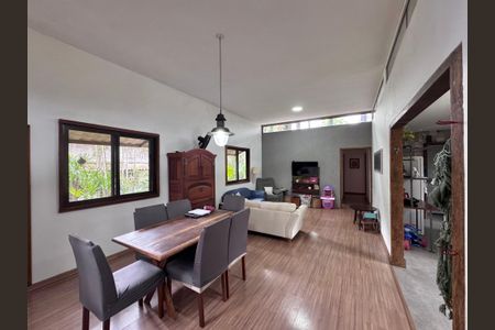 Sala de casa à venda com 4 quartos, 320m² em Vargem Grande, Rio de Janeiro