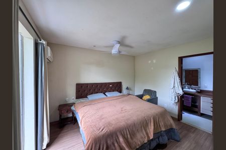 Casa à venda com 320m², 4 quartos e 2 vagas Casa à venda com 320m², 4 quartos e 2 vagasSuíte 1