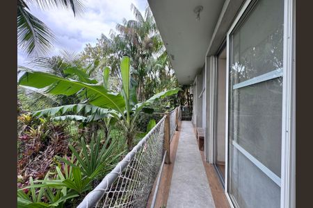 Casa à venda com 320m², 4 quartos e 2 vagas Casa à venda com 320m², 4 quartos e 2 vagasSuíte 1 - Varanda