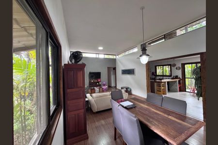 Sala de casa à venda com 4 quartos, 320m² em Vargem Grande, Rio de Janeiro