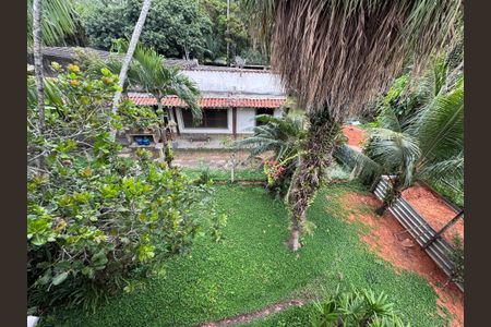 Casa à venda com 320m², 4 quartos e 2 vagas Casa à venda com 320m², 4 quartos e 2 vagasÁrea Comum - Salão - Vista