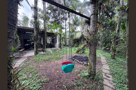 Casa à venda com 320m², 4 quartos e 2 vagas Casa à venda com 320m², 4 quartos e 2 vagasÁrea externa