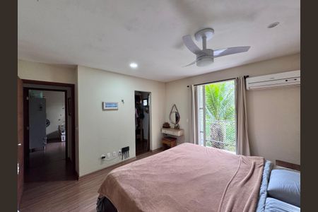 Casa à venda com 320m², 4 quartos e 2 vagas Casa à venda com 320m², 4 quartos e 2 vagasSuíte 1