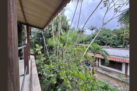 Casa à venda com 320m², 4 quartos e 2 vagas Casa à venda com 320m², 4 quartos e 2 vagasÁrea Comum - Salão - Vista