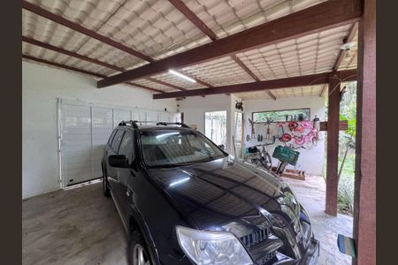 Casa à venda com 320m², 4 quartos e 2 vagas Casa à venda com 320m², 4 quartos e 2 vagasÁrea externa - Garagem