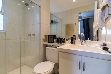 Apartamento à venda com 68m², 2 quartos e 2 vagas Apartamento à venda com 68m², 2 quartos e 2 vagasBanheiro da Suíte