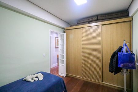 Apartamento à venda com 95m², 2 quartos e 3 vagas Apartamento à venda com 95m², 2 quartos e 3 vagasQuarto