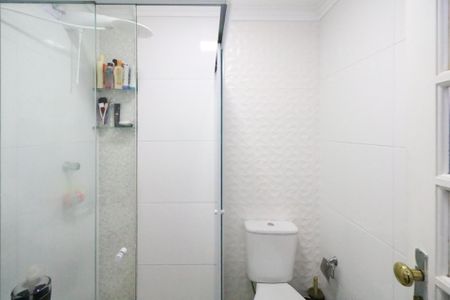 Apartamento à venda com 95m², 2 quartos e 3 vagas Apartamento à venda com 95m², 2 quartos e 3 vagasBanheiro da Suíte