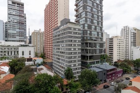 Apartamento à venda com 213m², 3 quartos e 2 vagas Apartamento à venda com 213m², 3 quartos e 2 vagasVista