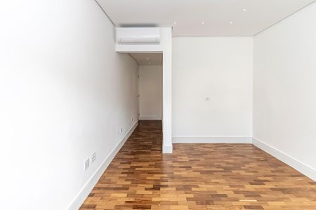 Apartamento à venda com 213m², 3 quartos e 2 vagas Apartamento à venda com 213m², 3 quartos e 2 vagasCorredor