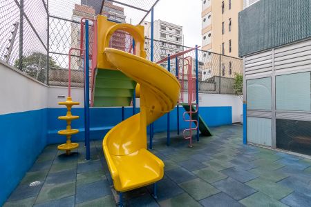 Apartamento à venda com 213m², 3 quartos e 2 vagas Apartamento à venda com 213m², 3 quartos e 2 vagasQuintal