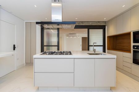 Apartamento à venda com 213m², 3 quartos e 2 vagas Apartamento à venda com 213m², 3 quartos e 2 vagasCozinha