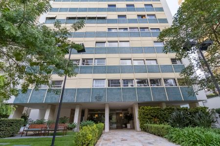 Apartamento à venda com 213m², 3 quartos e 2 vagas Apartamento à venda com 213m², 3 quartos e 2 vagasVista