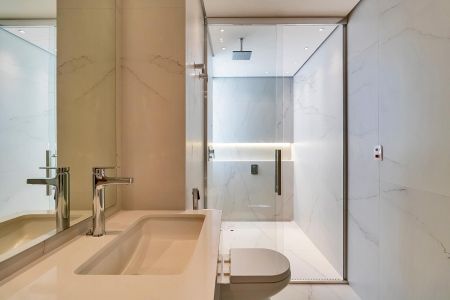 Apartamento à venda com 213m², 3 quartos e 2 vagas Apartamento à venda com 213m², 3 quartos e 2 vagasBanheiro