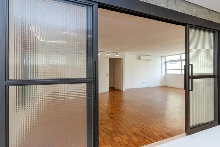 Apartamento à venda com 213m², 3 quartos e 2 vagas Apartamento à venda com 213m², 3 quartos e 2 vagasSala