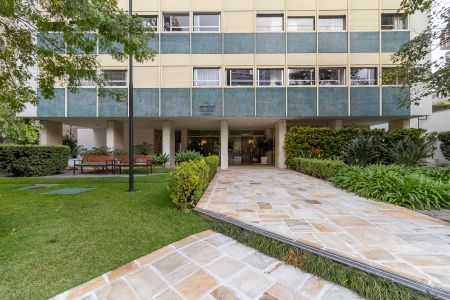 Apartamento à venda com 213m², 3 quartos e 2 vagas Apartamento à venda com 213m², 3 quartos e 2 vagasVista