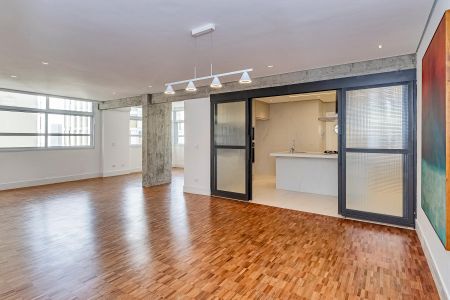 Apartamento à venda com 213m², 3 quartos e 2 vagas Apartamento à venda com 213m², 3 quartos e 2 vagasSala