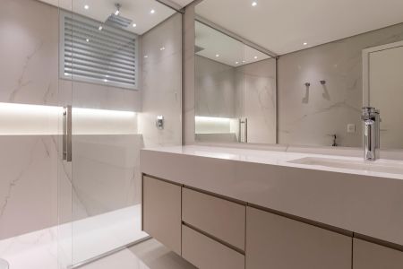 Apartamento à venda com 213m², 3 quartos e 2 vagas Apartamento à venda com 213m², 3 quartos e 2 vagasBanheiro