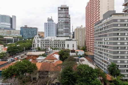 Apartamento à venda com 213m², 3 quartos e 2 vagas Apartamento à venda com 213m², 3 quartos e 2 vagasVista