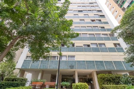 Apartamento à venda com 213m², 3 quartos e 2 vagas Apartamento à venda com 213m², 3 quartos e 2 vagasVista