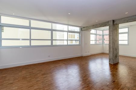 Apartamento à venda com 213m², 3 quartos e 2 vagas Apartamento à venda com 213m², 3 quartos e 2 vagasSala