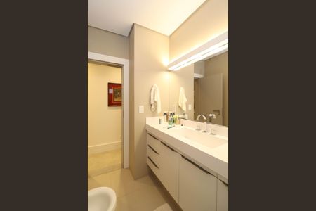 Apartamento para alugar com 156m², 2 quartos e 1 vaga Apartamento para alugar com 156m², 2 quartos e 1 vagaBanheiro