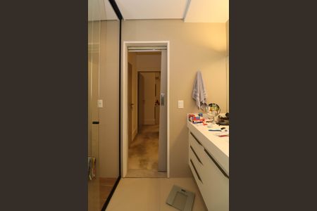 Apartamento para alugar com 156m², 2 quartos e 1 vaga Apartamento para alugar com 156m², 2 quartos e 1 vagaBanheiro da Suíte