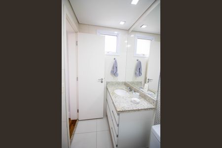 Apartamento à venda com 208m², 4 quartos e 4 vagas Apartamento à venda com 208m², 4 quartos e 4 vagasBanheiro da Suíte 1