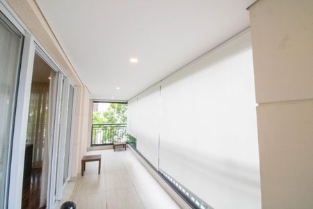 Apartamento à venda com 208m², 4 quartos e 4 vagas Apartamento à venda com 208m², 4 quartos e 4 vagasVaranda