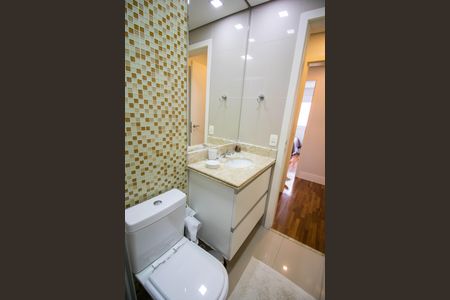 Apartamento à venda com 208m², 4 quartos e 4 vagas Apartamento à venda com 208m², 4 quartos e 4 vagasBanheiro da Suíte 2