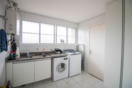 Apartamento à venda com 208m², 4 quartos e 4 vagas Apartamento à venda com 208m², 4 quartos e 4 vagasÁrea de Serviço