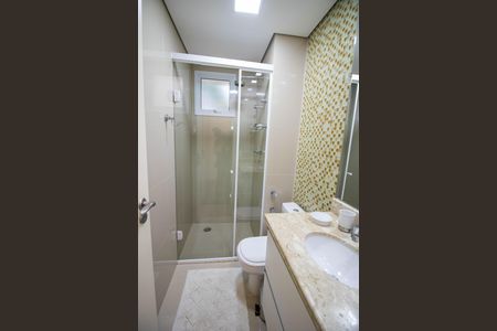 Apartamento à venda com 208m², 4 quartos e 4 vagas Apartamento à venda com 208m², 4 quartos e 4 vagasBanheiro da Suíte 2