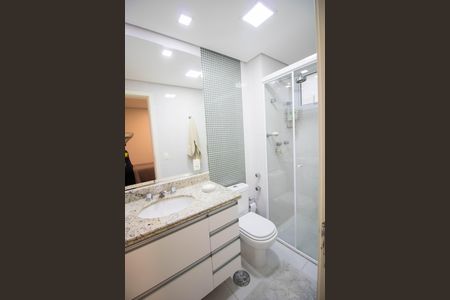 Apartamento à venda com 208m², 4 quartos e 4 vagas Apartamento à venda com 208m², 4 quartos e 4 vagasBanheiro da Suíte 3