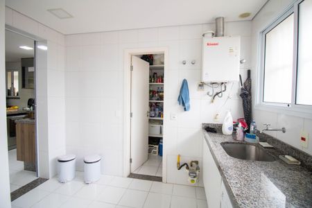 Apartamento à venda com 208m², 4 quartos e 4 vagas Apartamento à venda com 208m², 4 quartos e 4 vagasÁrea de Serviço