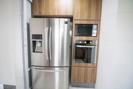Apartamento à venda com 208m², 4 quartos e 4 vagas Apartamento à venda com 208m², 4 quartos e 4 vagasCozinha
