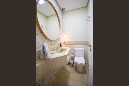 Apartamento à venda com 208m², 4 quartos e 4 vagas Apartamento à venda com 208m², 4 quartos e 4 vagasBanheiro Social