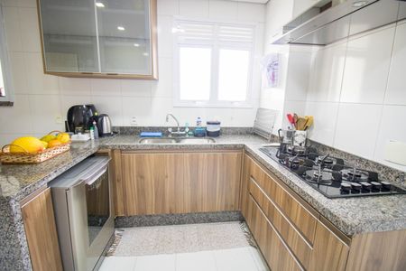 Apartamento à venda com 208m², 4 quartos e 4 vagas Apartamento à venda com 208m², 4 quartos e 4 vagasCozinha